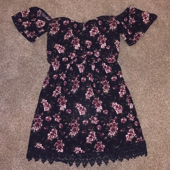 Black and maroon floral off the shoulder dress - Picture 1 of 3
